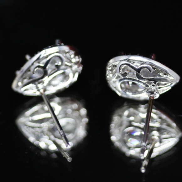 14kt Gold Dipped Halo Swarovski Earrings - Picture 2 of 8